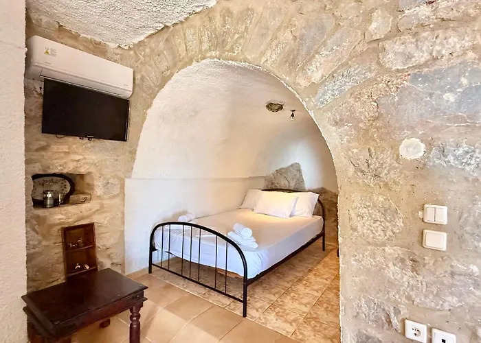 Mani Rock Ferienhaus Tseria